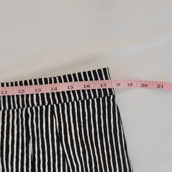 Vixen By Micheline Pitt Pencil Skirt in Black and White Stripes - Picture 5 of 8